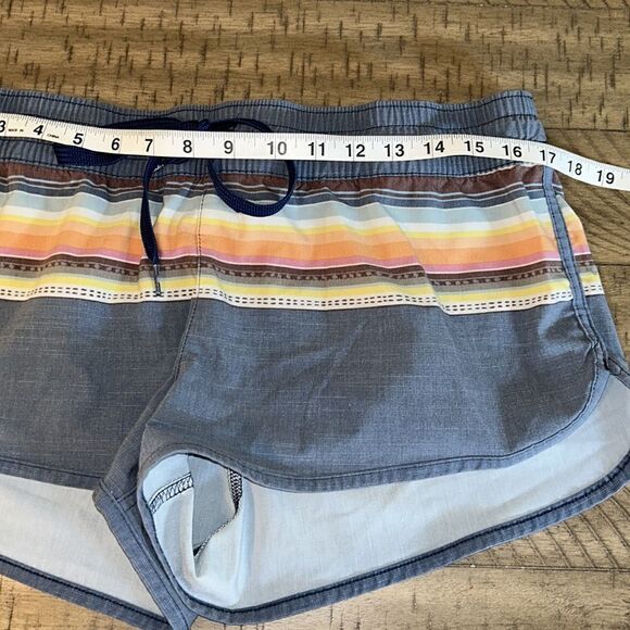 Rip Curl 🏄🏻‍♀️ Rainbow 🌈 Shorts. Tie front. Security Back Pocket Vintage Look - Picture 9 of 17